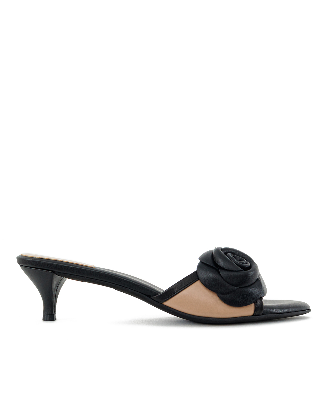 JEFFREY CAMPBELL босоножки с декоративным элементом в виде цветка  артикул GLORIOSA марки JEFFREY CAMPBELL купить за 31000 руб.